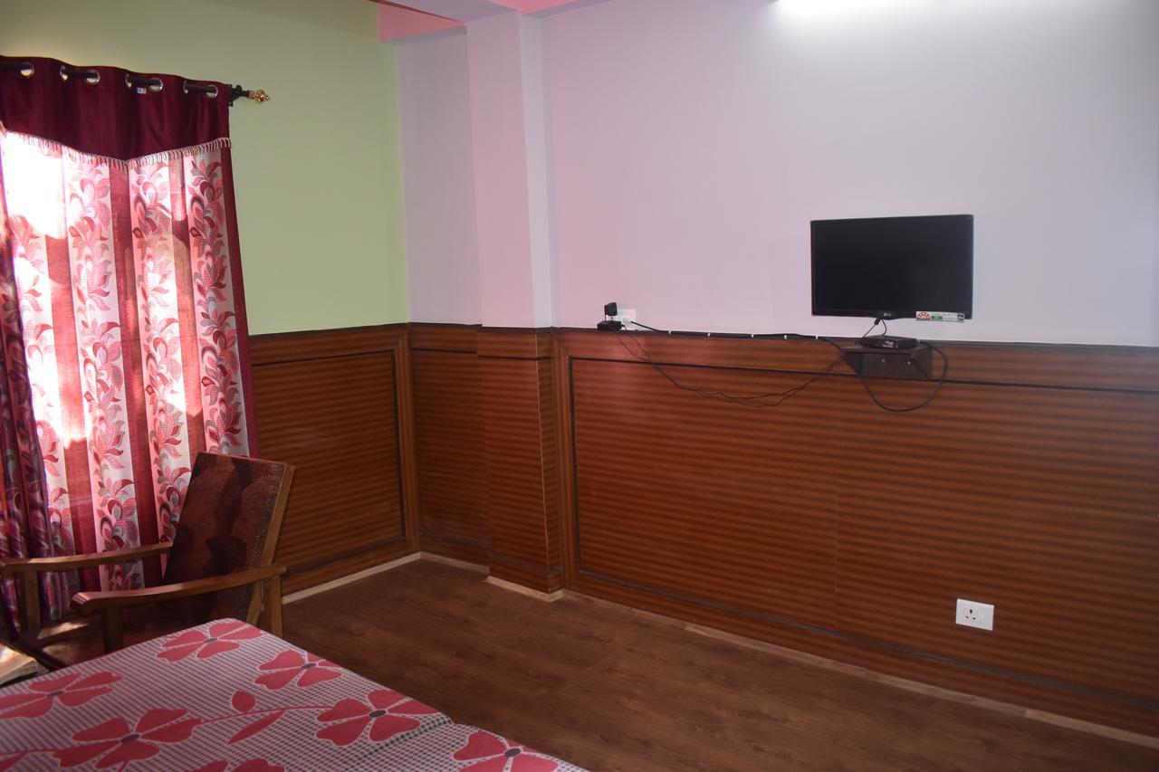 Hotel Snow Flake Rāmpur Dış mekan fotoğraf